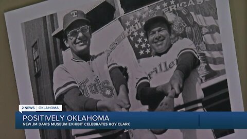 Museum Celebrates Roy Clark