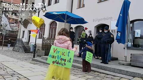 Bewegende Bilder von Kindern nach Lockdown'21 - "VerstecktesKinderLächeln" Demo 14.3.2021(2)