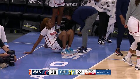 Atkins SLIPS On The Court & Turns Ankle In Scary Moment | Washington Mystics vs Chicago Sky