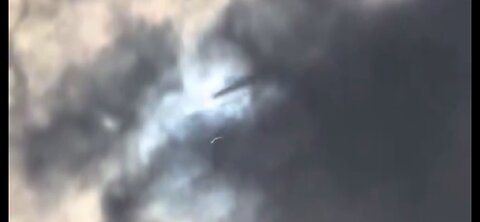 UFO witnessed to by 100's during 2024 solar eclipse