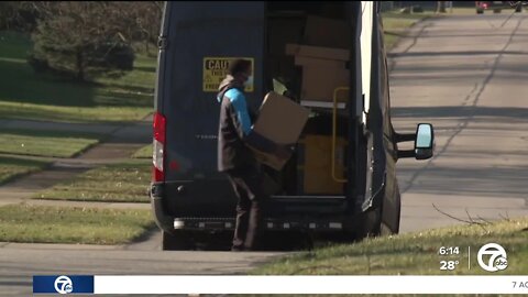 Top 5 ways to avoid delivery scams ahead of the holidays