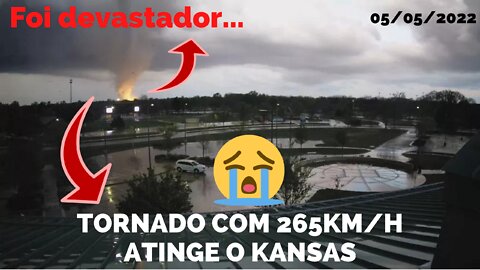 UM TORNADO VARREU A CIDADE DE KANSAS NOS ESTADOS UNIDOS COM VENTOS DE 265KM/H