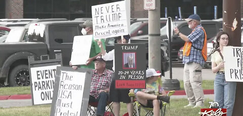 Former President Trump Draws crowd in rapid city,South Dakota