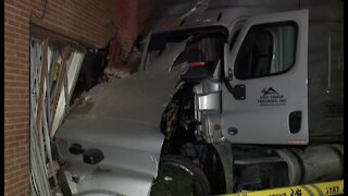 Semi leaves path of destruction after crashing into several cars & apartment in Detroit