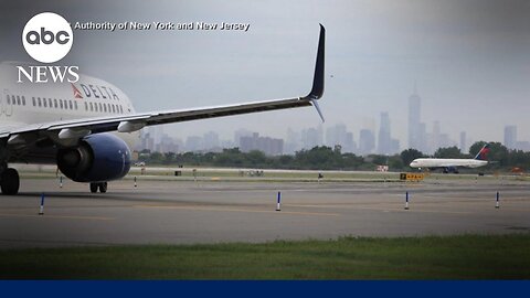 Close call at New York’s JFK Airport