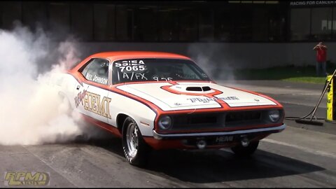 Big Tire Hemi Cuda Drag Race