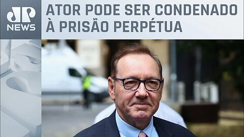 Kevin Spacey passa por julgamento na corte de Londres