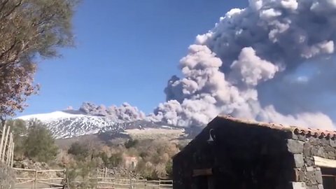 Italian Airport Reopens After Mt. Etna Eruption Forces Closure