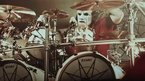 SLIPKNOT's ELOY CASAGRANDE Shares 'Scissors' Drum-Cam Video From Mansfield