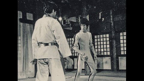 Cross kick Studio Films Bruce Lee Game of Death