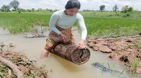 The best traditional fishing is after the rainy season and cooks delicious food (My life)