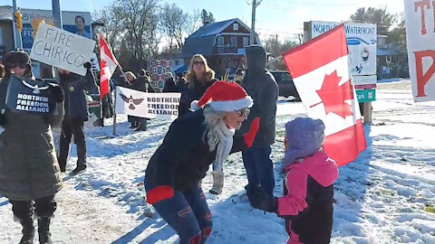 Canada Freedom Fighters Protesting Our New World Order Antichrist Government Coming To Jab Our Kids