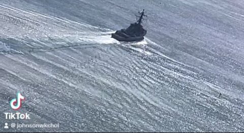 US destroyer leaving Pearl Harbor