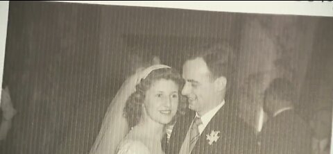 Vegas valley couple celebrates 70th anniversary