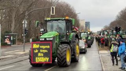 Thousands of Tractors Block Berlin as Farmers Stage Mass Protest over Fuel Subsidy Cuts Ear