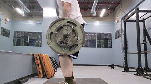 Trapbar deadlift 275 lbs.