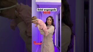 Bebê engasgado, o que fazer?