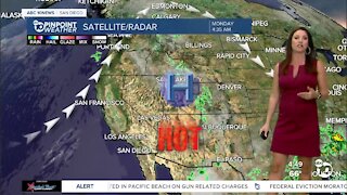 ABC 10News Pinpoint Weather with Meteorologist Megan Parry