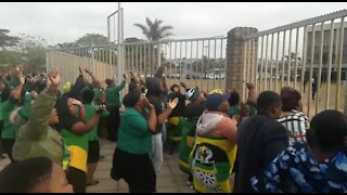 WATCH: Gumede supporters gather outside court for mayor's second appearance (Fh7)