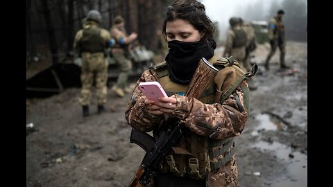 Ukrainian troops blast Russian tanks with rifles from trenches in first-person footage 8.6K