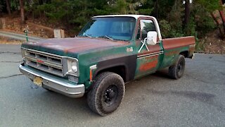 1976 GMC Square Body Truck Oil Change / Oil Leak Fix