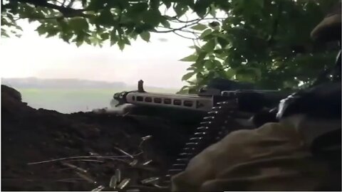 🔴 Ukrainian Azov Fighter Fires At Russian Forces With German MG3 Machine Gun