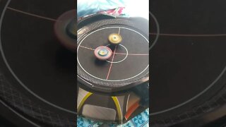 batalha de beyblade fafnir vs valkyrie (o bey mais fraco surpreendeu 😱)