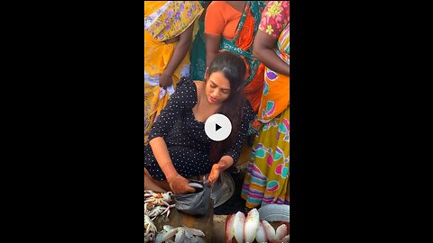 Bharati Kannama Visite Kasimedu Fish Market