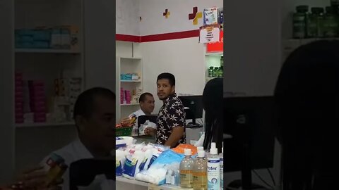 vídeos engraçados-MULHER ENTREGA O MARIDO-videos para morrer de rir