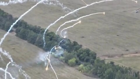 🔴 Ukrainian National Guard Knocks Russian Ka-52 Alligator Helicopter Out The Sky With Igla MANPADS