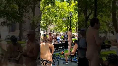 Le Cyclo Nu Montreal World Naked Bike Ride 2022 #shorts