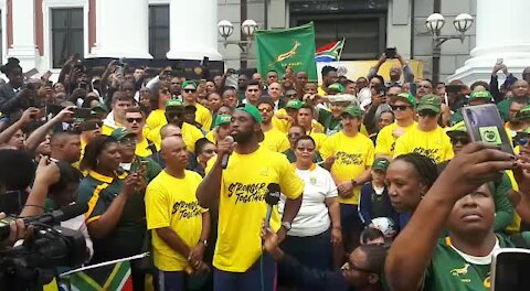 Massive crowds gather in Cape Town for final leg of Springboks' victory tour (vVu)