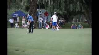 VIDEO-GOLF-SAOPEN: England's Chris Paisley holes birdie putt on 17 (Nkq)