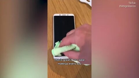 Video: Professional cleaner shares exactly how to clean your phone