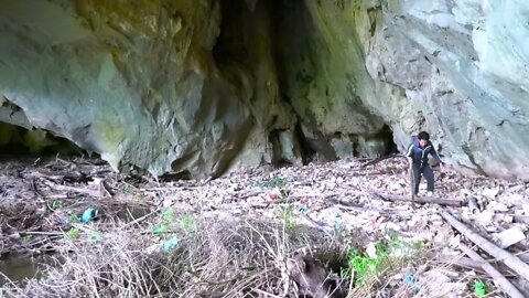 Deep underground river entrance fishing, thrilling, there are a lot of strange fish! /7