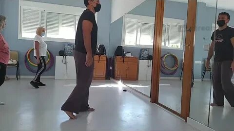 Tai chi clase de Junio, terminando la forma de espada