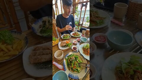 Vegan Food Trang Vietnam 🇻🇳 #shorts #nhatrang #beach #expat #travel #rebornabroad #vegetarian