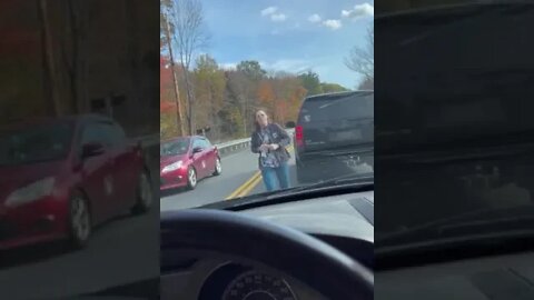 Girl in Yukon XL didn’t like being honked at #roadrage