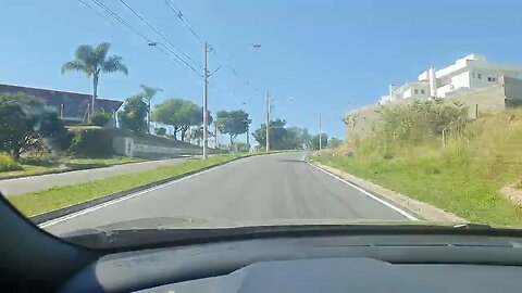 cade a calçada e o acostamento na Estrada do Jequitiba em Valinhos SP ? zeladoria zero !