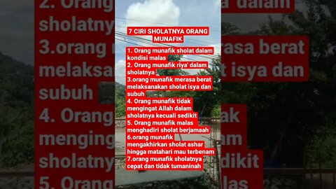 Inilah 7 ciri sholatnya orang munafik #shorts