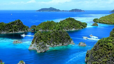 Beautiful Place in Indonesia -Raja Ampat Papua