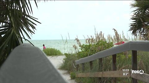 Sanibel beach goers perform CPR on lightning struck couple