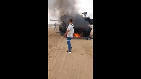 🇵🇸❌🇮🇱 — Armed gunmen, likely belonging to Palestinian Factions, stand near of the