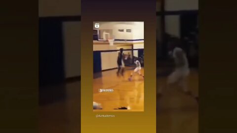 Check Out This Insane Dunk🏀😤 #dunk #dunkademics #sports #slamdunk #basketball #basketballnews