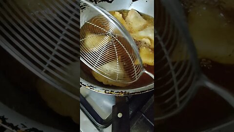 aloo smosa, crispy fried samosa