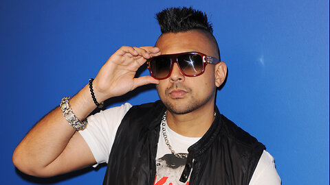 Sean Paul - She Doesn't Mind (Official Video)