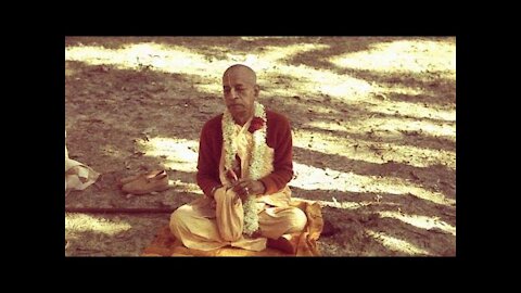 Srila Prabhupada chanting Hare Krsna 16 rounds