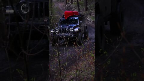 JEEP GLADIATOR EXPLORING BC OFF-ROAD 🌲🪵🌲 #shorts