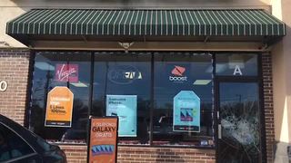 Thieves strike Overland Park cell phone store