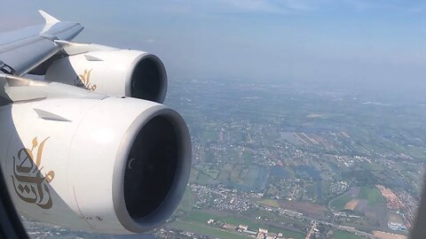 LIGHT A380 TAKEOFF | Emirates A380 takeoff at Bangkok